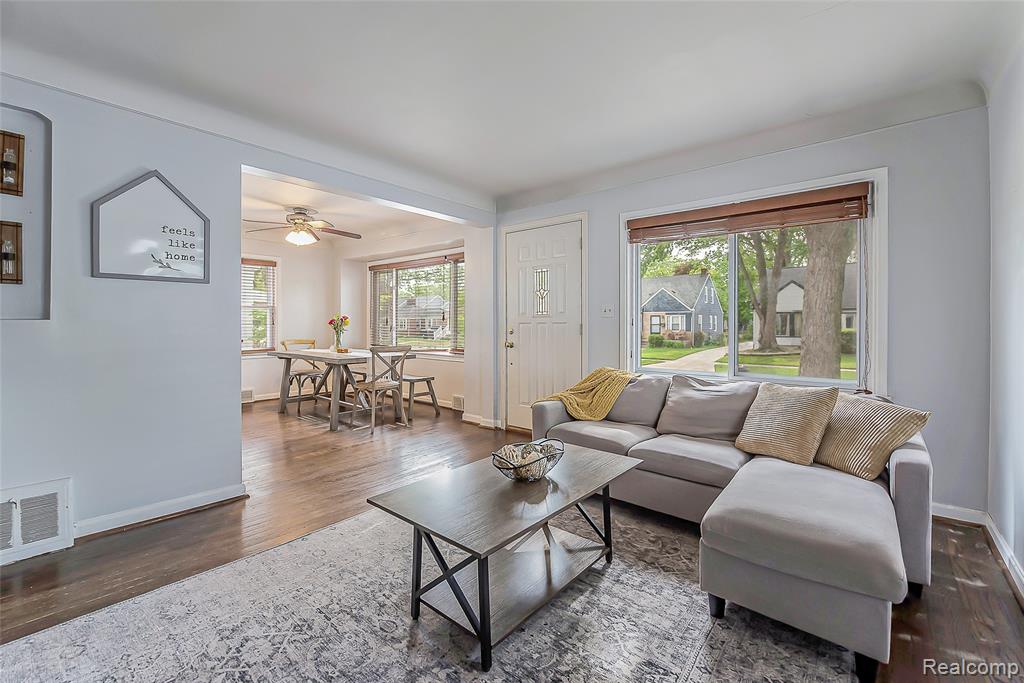 417 Helene Avenue, Royal Oak, MI 48067 — Photo 6
