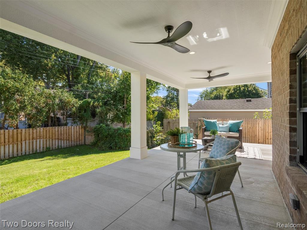 820 OAKRIDGE Avenue, Royal Oak, MI 48067 — Photo 61