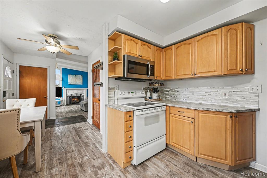 937 Marvell Place, Waterford, MI 48327 — Photo 6