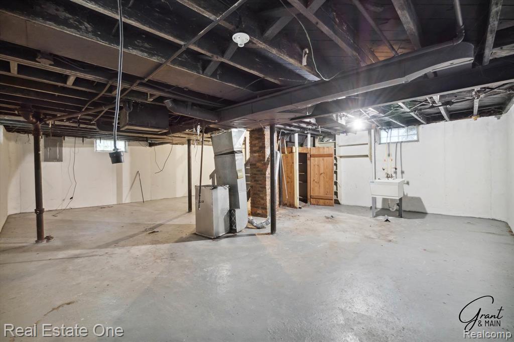 19439 W Chicago Street, Detroit, MI 48228 — Photo 18