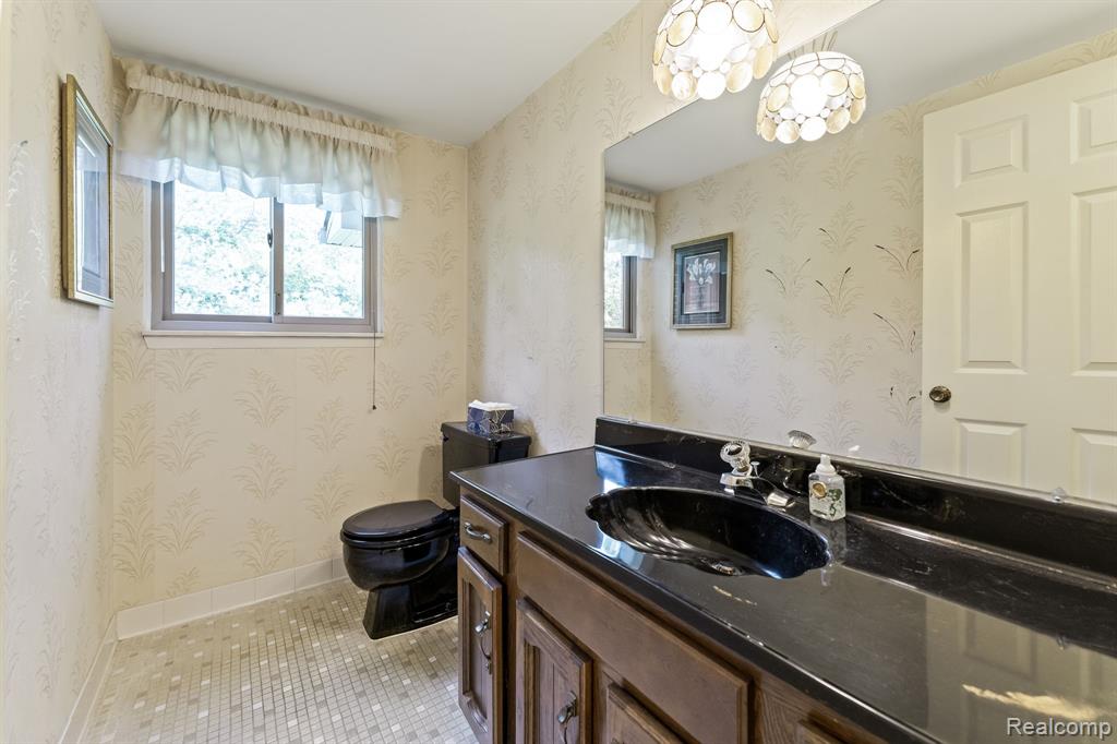 3702 Old Creek Road, Troy, MI 48084 — Photo 12
