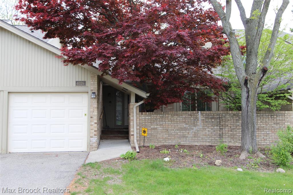 4029 Foxpointe Drive, West Bloomfield, MI 48323 — Photo 2