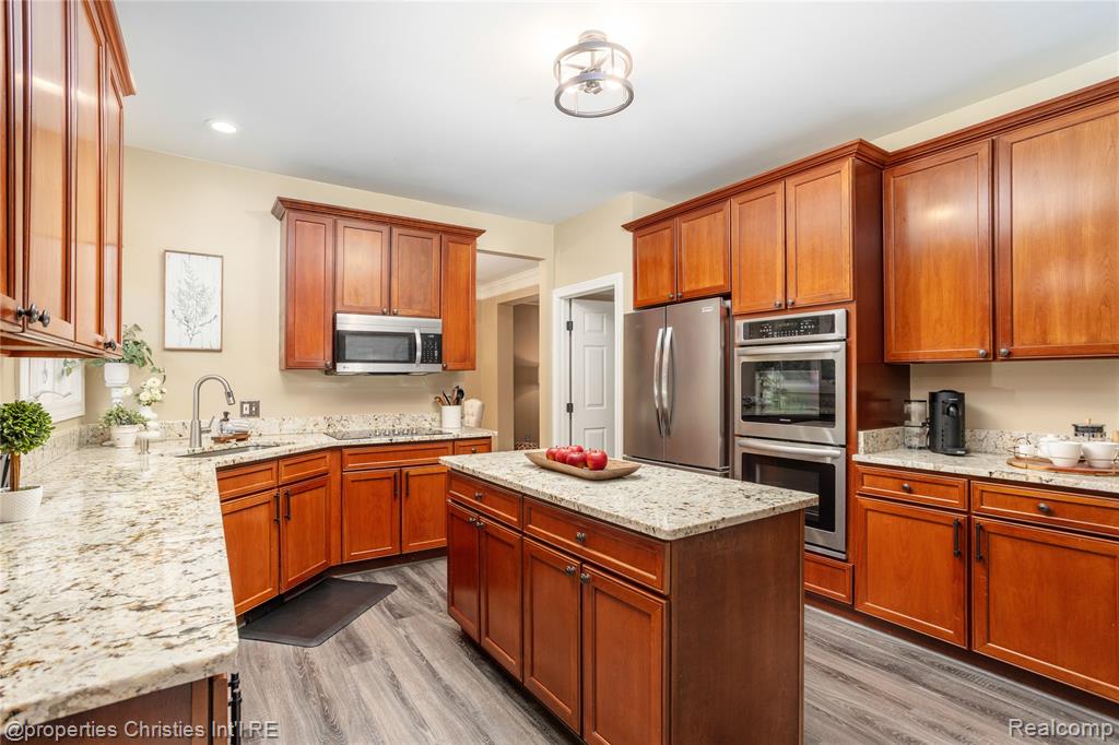 47320 Autumn Park Court, Novi, MI — Photo 11