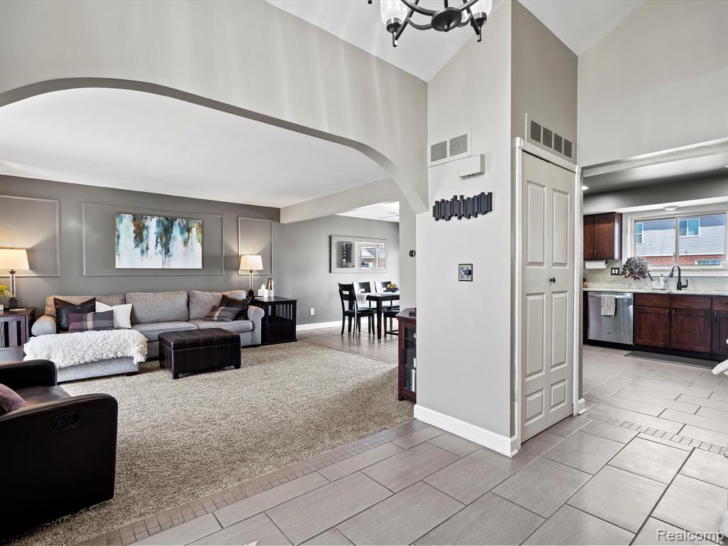 42268 SYCAMORE Drive, Sterling Heights, MI 48313 — Photo 8