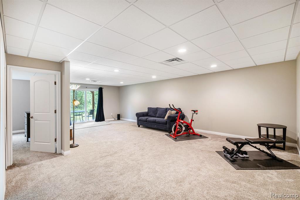 698 Shoreline Drive, Fenton, MI 48430 — Photo 18