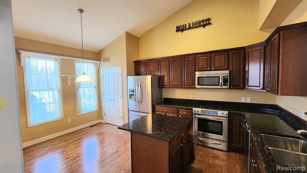 49285 FREESTONE Drive, Unit #26, Northville, MI 48168 — Photo 8