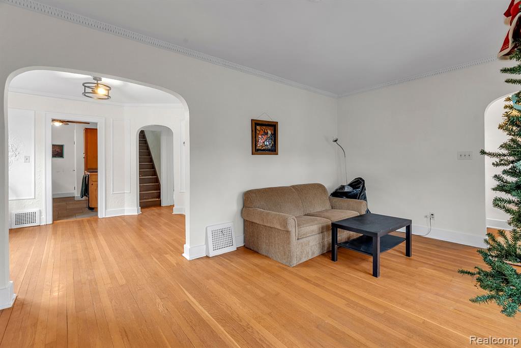 534 E CAMBOURNE Street, Ferndale, MI 48220 — Photo 10