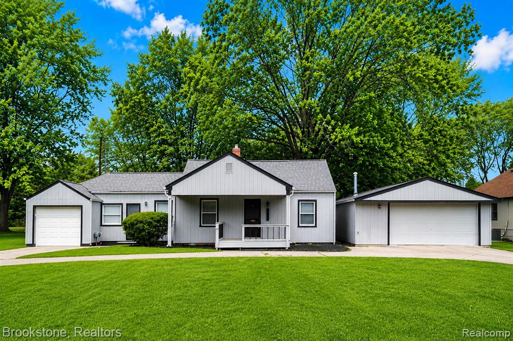 22843 Phelps Street, Clinton Twp, MI 48036