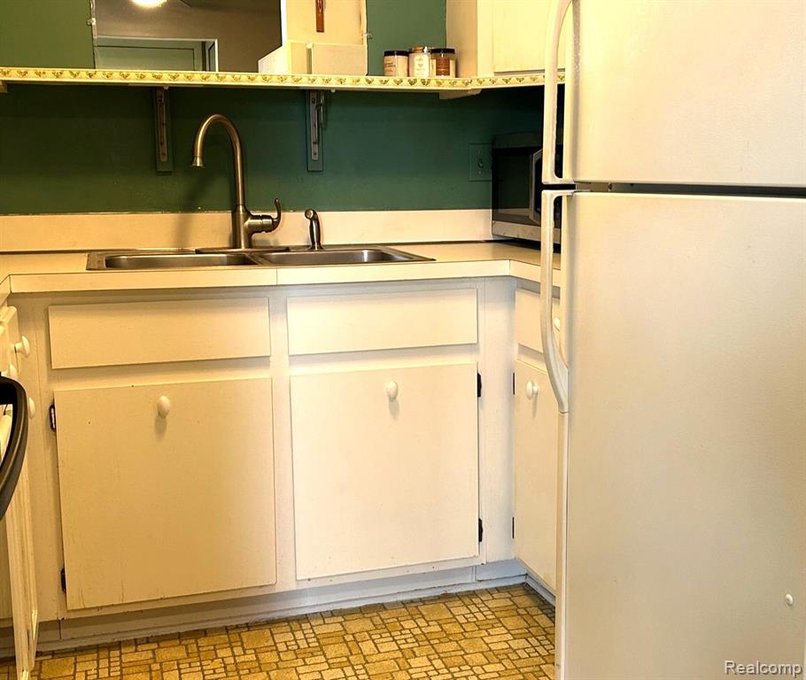 61374 Heritage Boulevard, 5, South Lyon, MI 48178 — Photo 3