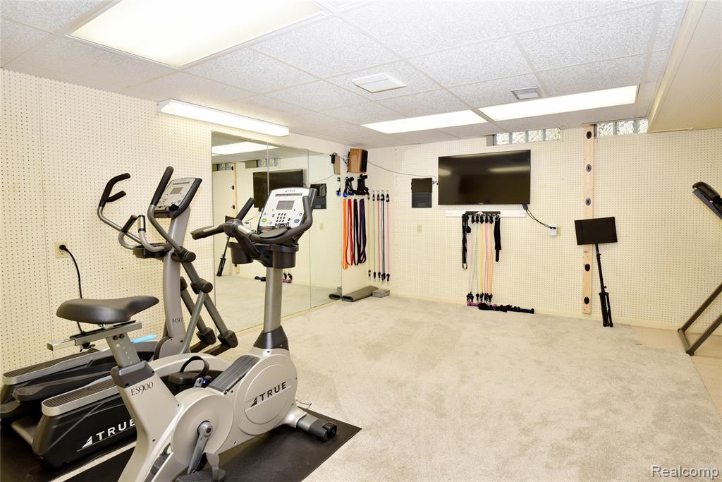 821 River Bend Drive, Rochester Hills, MI 48307 — Photo 36
