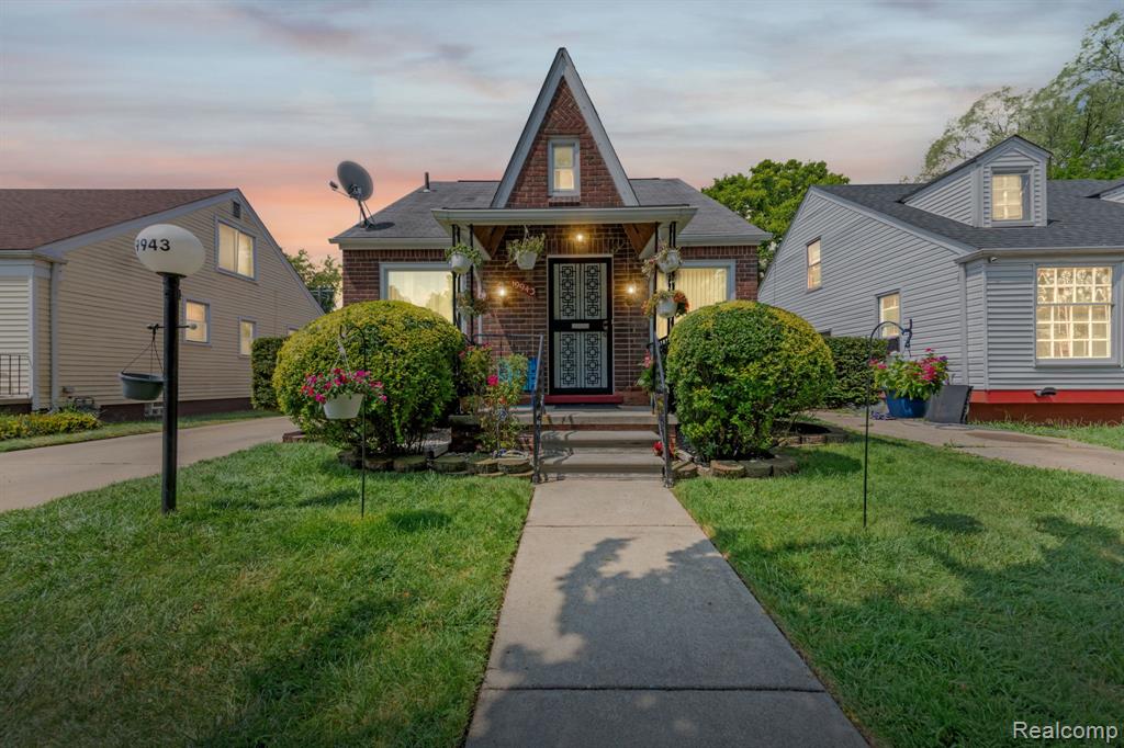 19943 Harned Street - Photo 2