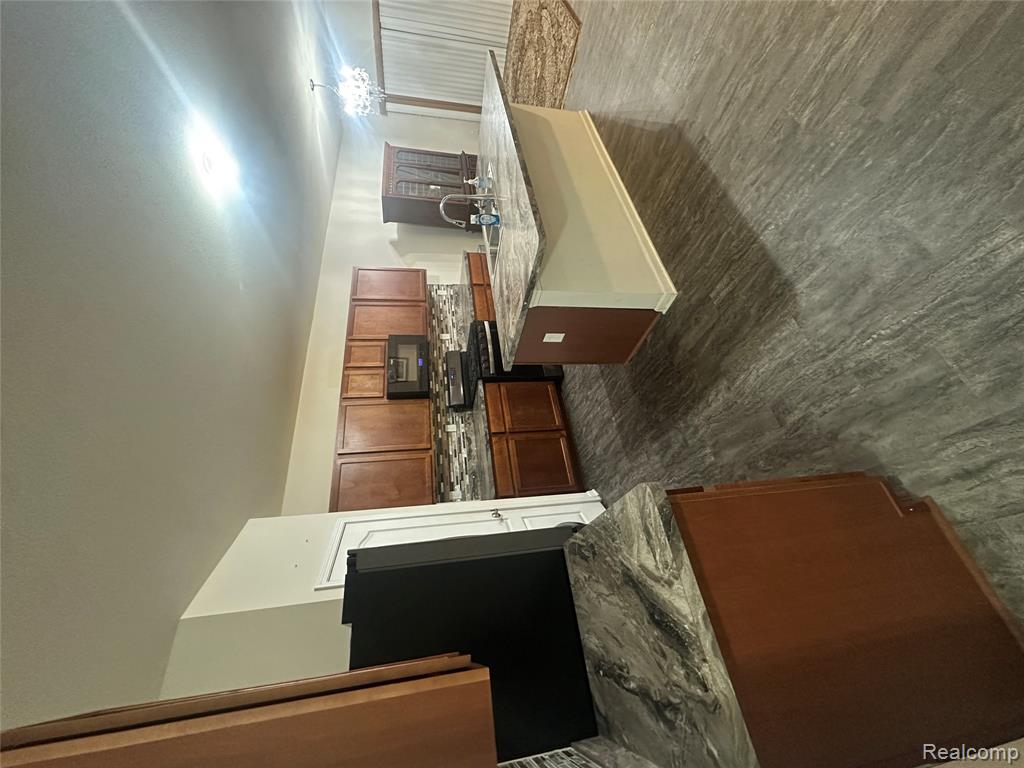8731 QUINCY Drive, Westland, MI — Photo 2
