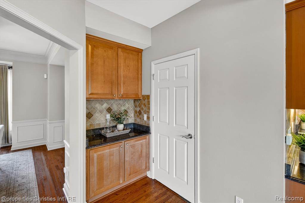 45094 Oak Forest Drive, Northville, MI 48168 — Photo 19