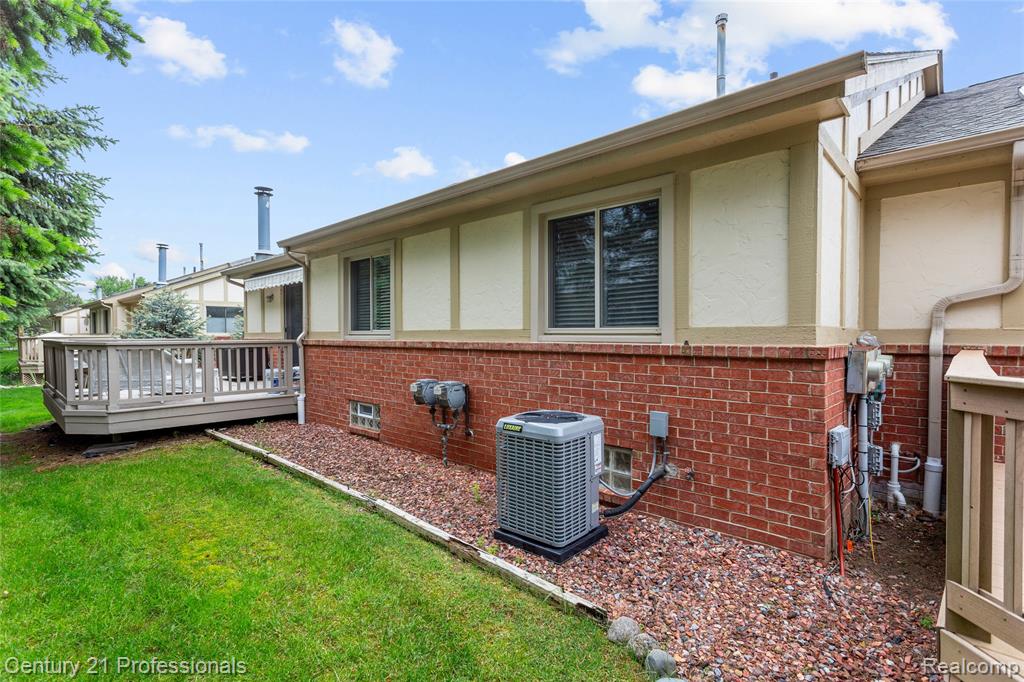 18344 Greenmeadow Drive, Clinton Twp, MI 48038 — Photo 31
