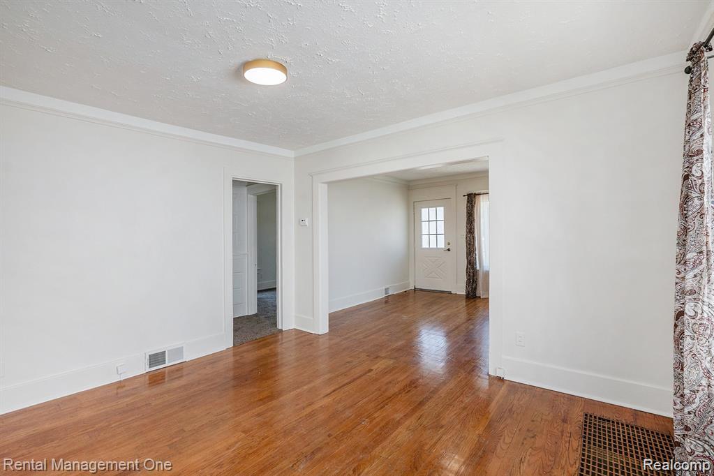 838 Pinecrest Drive, Ferndale, MI 48220 — Photo 11