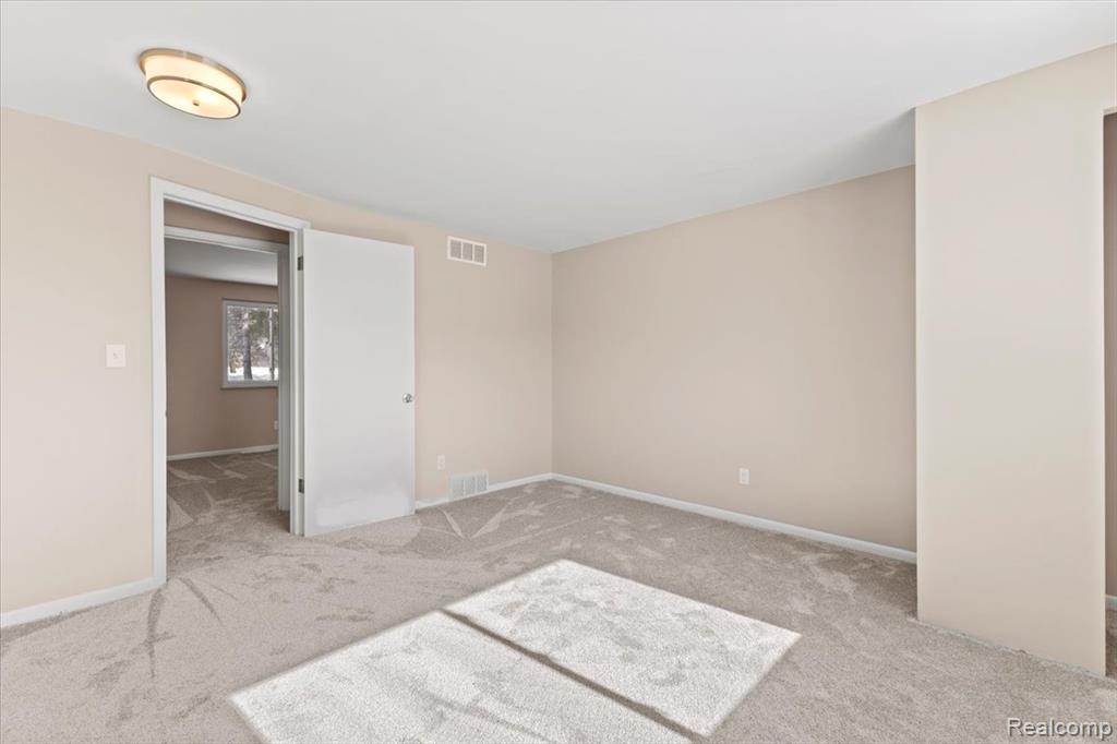 566 Eastridge Drive, Ortonville, MI 48462 — Photo 18