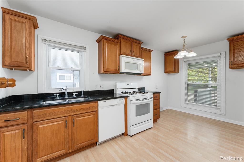 3318 Wakefield Road, Berkley, MI 48072 — Photo 10