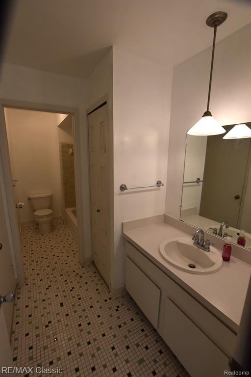 8553 WINCHESTER Drive, 6, Sterling Heights, MI 48313 — Photo 11