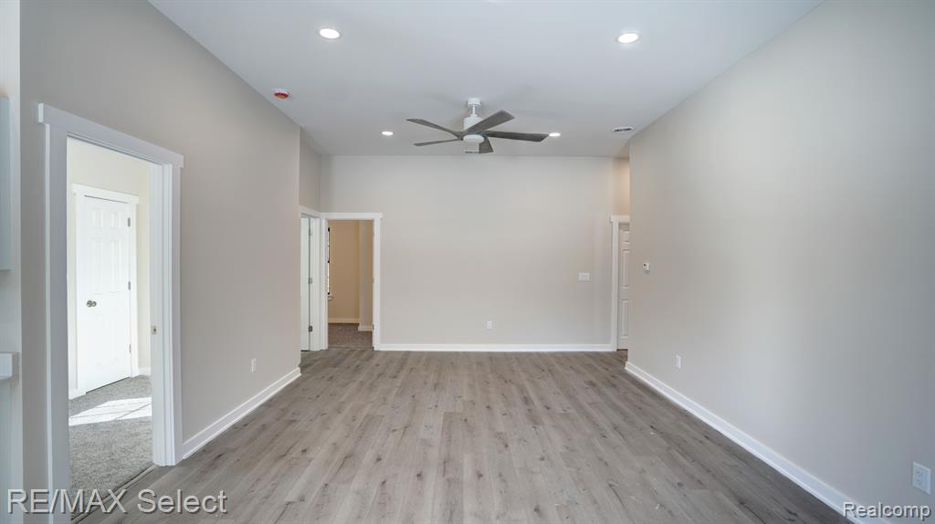 207 CLARENCE Street, Holly, MI 48442 — Photo 12