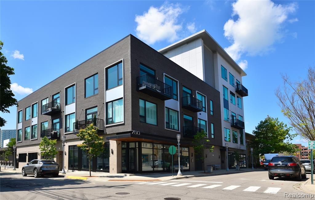 750 Forest Avenue, 202, Birmingham, MI 48009 — front exterior