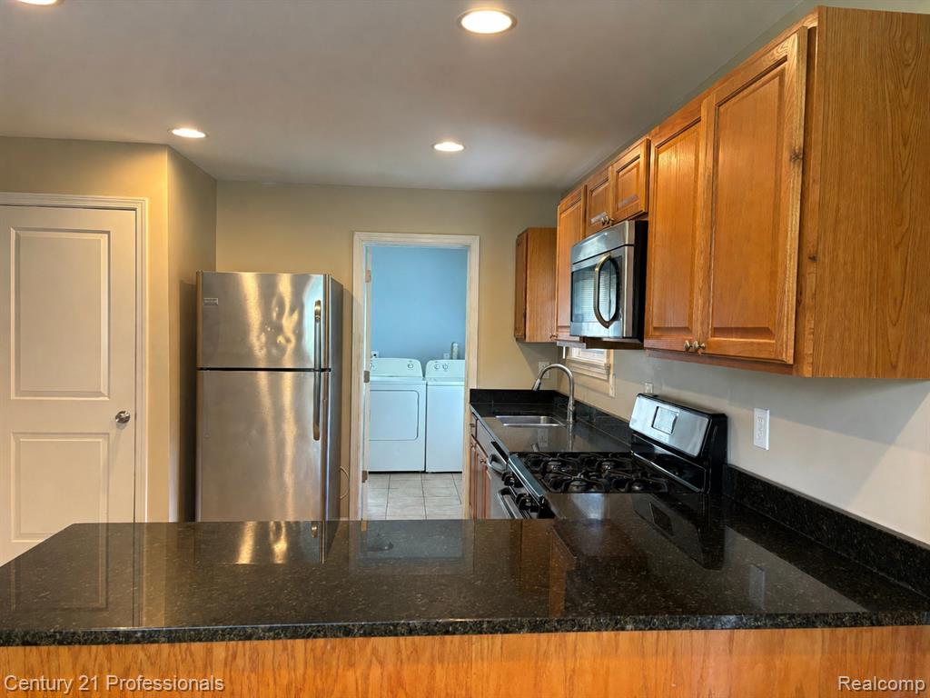2875 Marlington Road, Waterford, MI — Photo 3