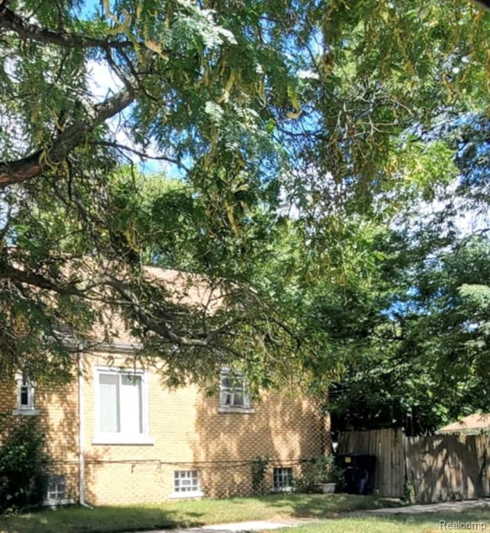 11800 Riad Street - Photo 3