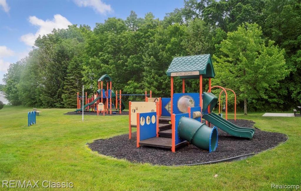 4425 Aster Boulevard, Howell, MI 48843 — Photo 25