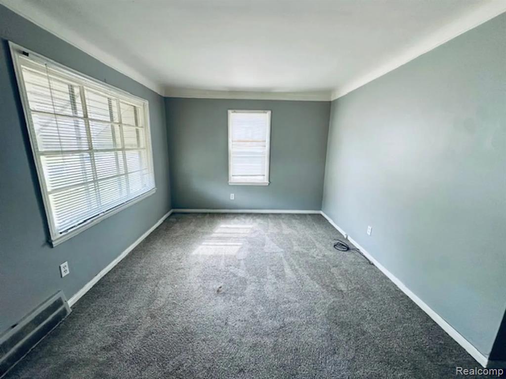 9213 Plainview Avenue, Detroit, MI 48228 — Photo 2