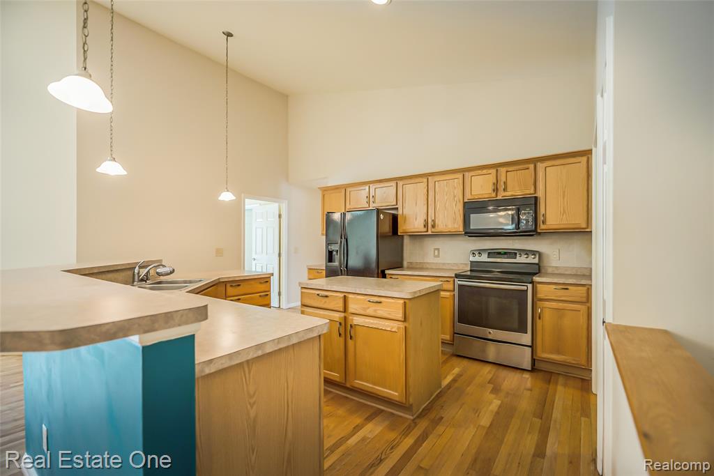 61019 Evergreen Court, 22, South Lyon, MI 48178 — Photo 6