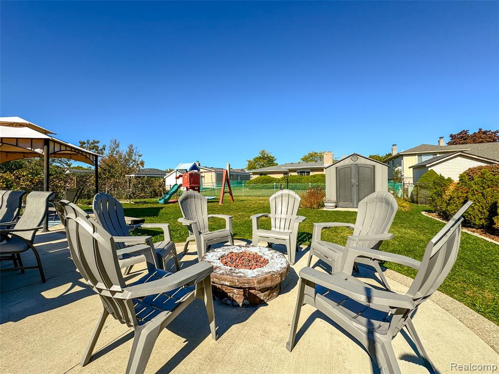 4231 Chris Drive, Sterling Heights, MI 48310 — Photo 42