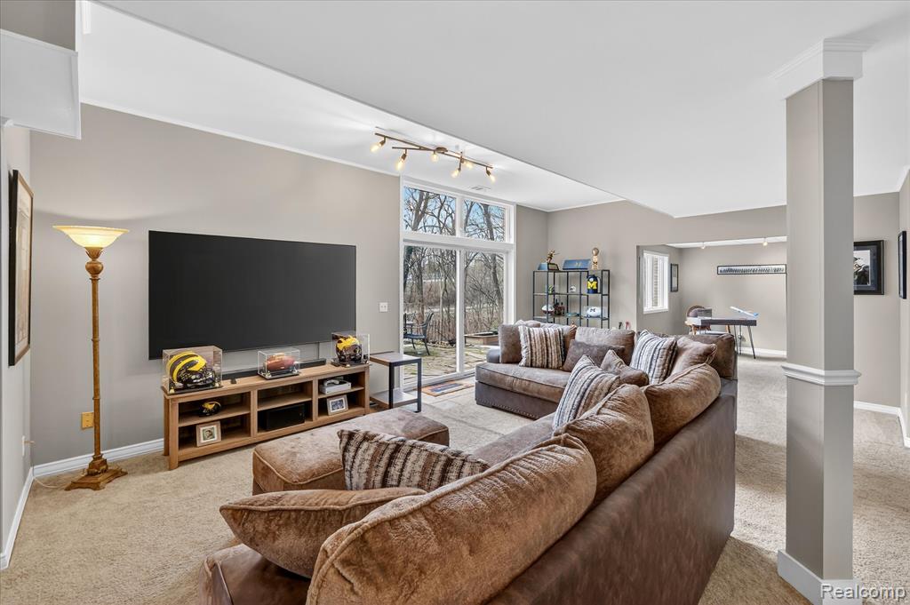 10384 Overhill Drive, Brighton, MI 48114 — Photo 36