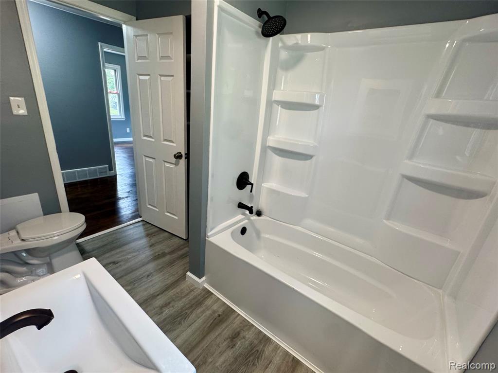 5220 Western Road, Flint, MI 48506 — Photo 13