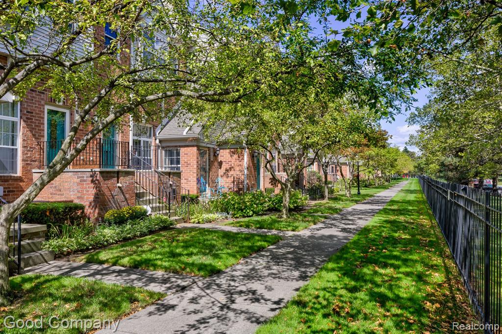1846 Campau Farms Circle, 120, Detroit, MI 48207 — Photo 35