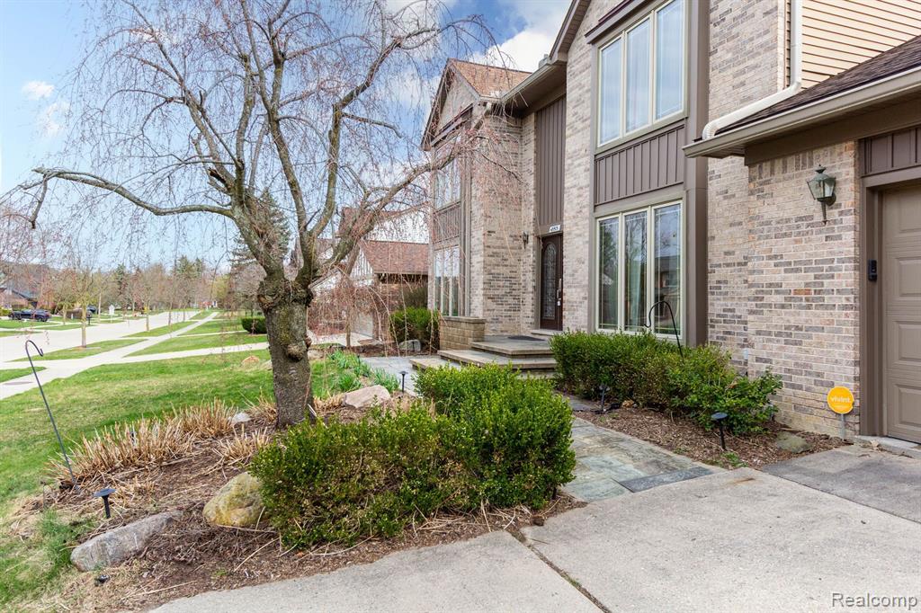 45515 EMERALD FOREST Drive, Novi, MI — Photo 4
