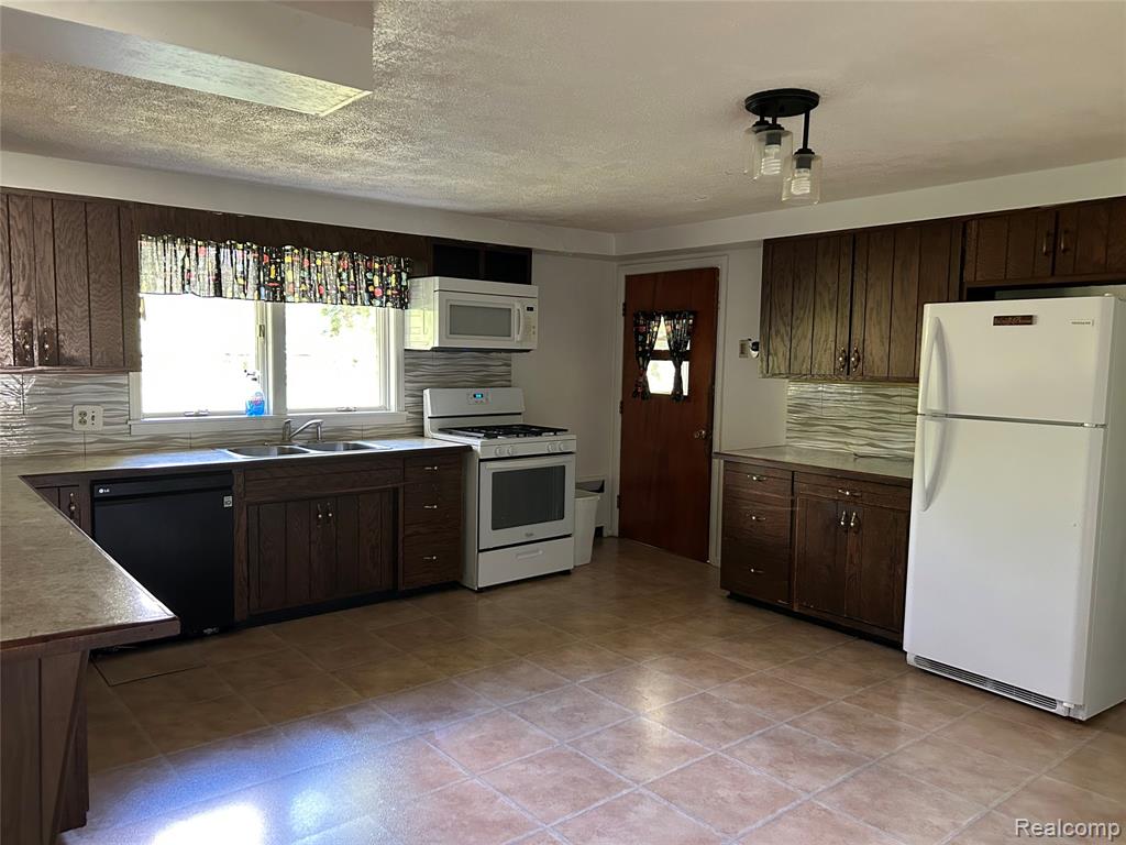 1333 E Caro Road, Caro, MI 48723 — Photo 3