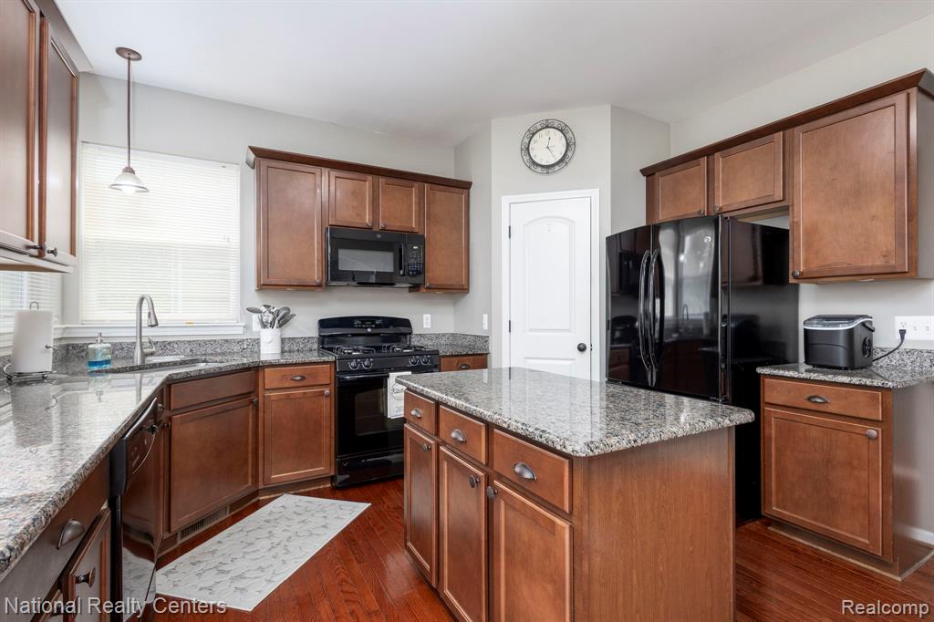 18 Wildrose Drive, White Lake, MI — Photo 9
