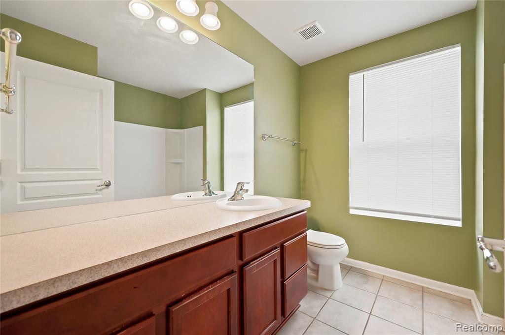 56626 Leeds Lane, Macomb, MI 48042 — Photo 32