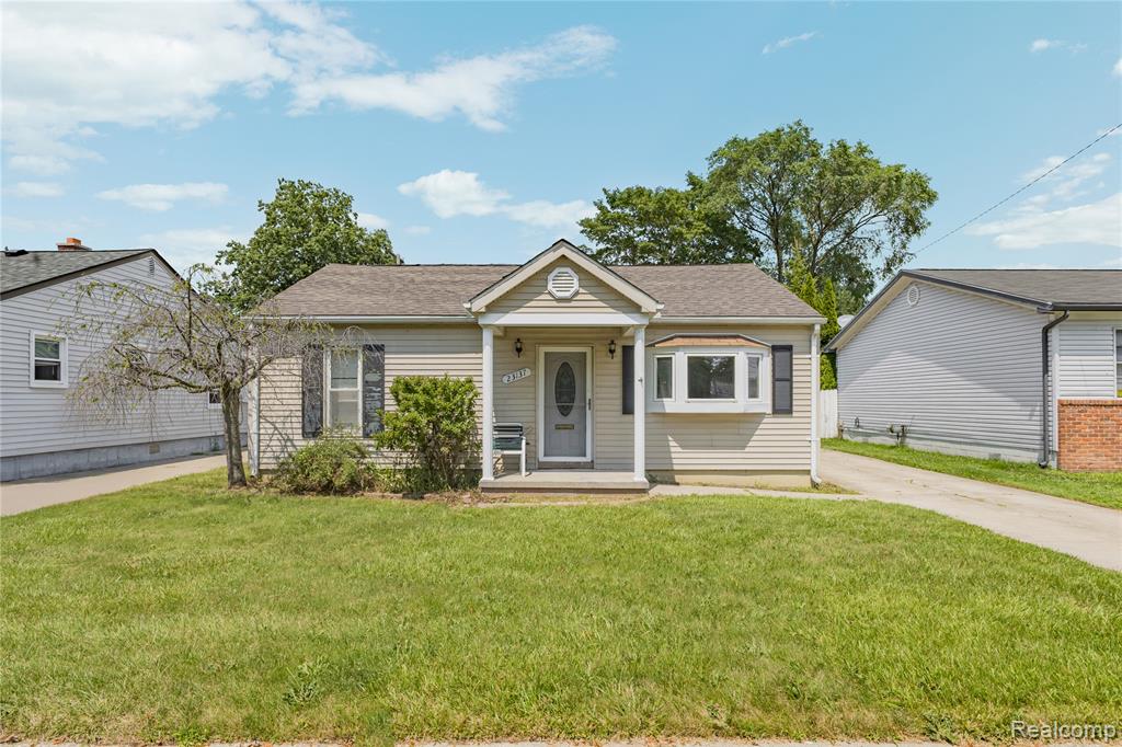 23137 E 13 mile Road, Saint Clair Shores, MI 48082