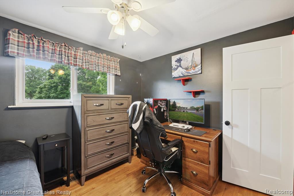 4098 Sam Snead Drive, Flint, MI 48506 — Photo 25