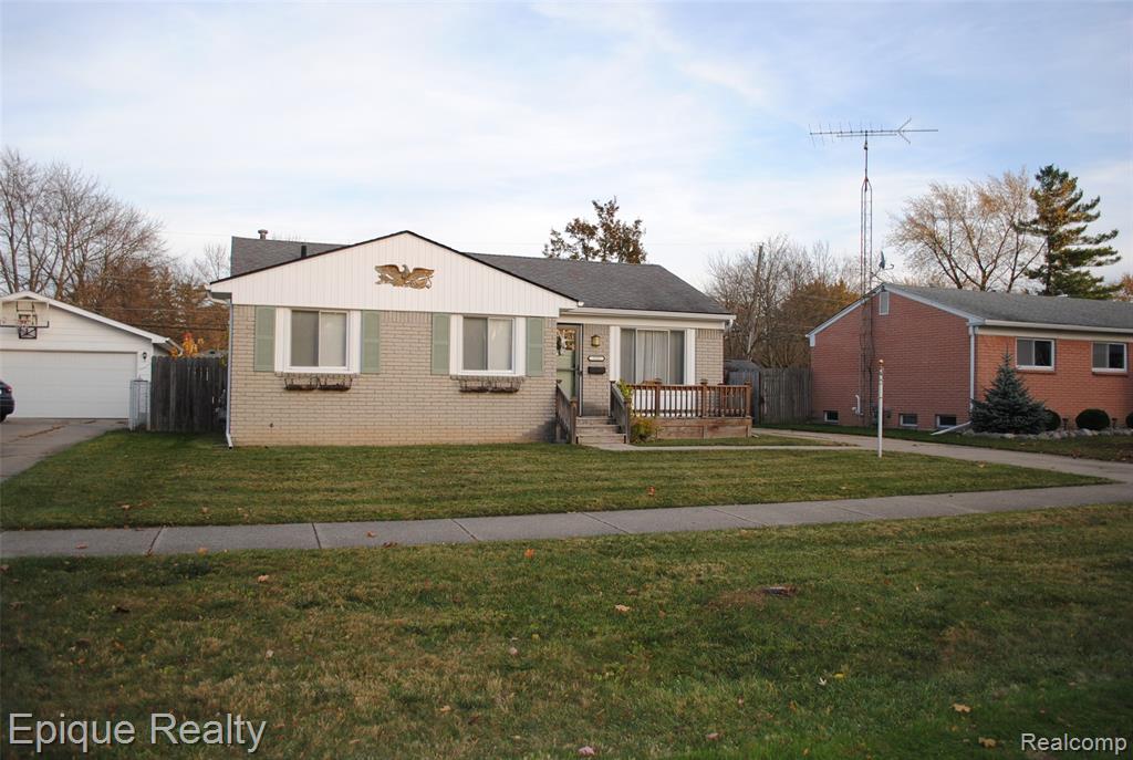 711 Georgia Avenue, Marysville, MI 48040 — front exterior