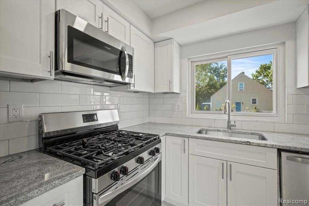 4014 GREENFIELD Road, Berkley, MI 48072 — Photo 10