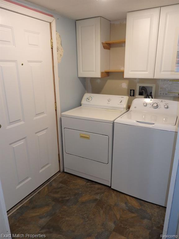 409 LAKEVIEW Street, Holly, MI 48442 — Photo 20