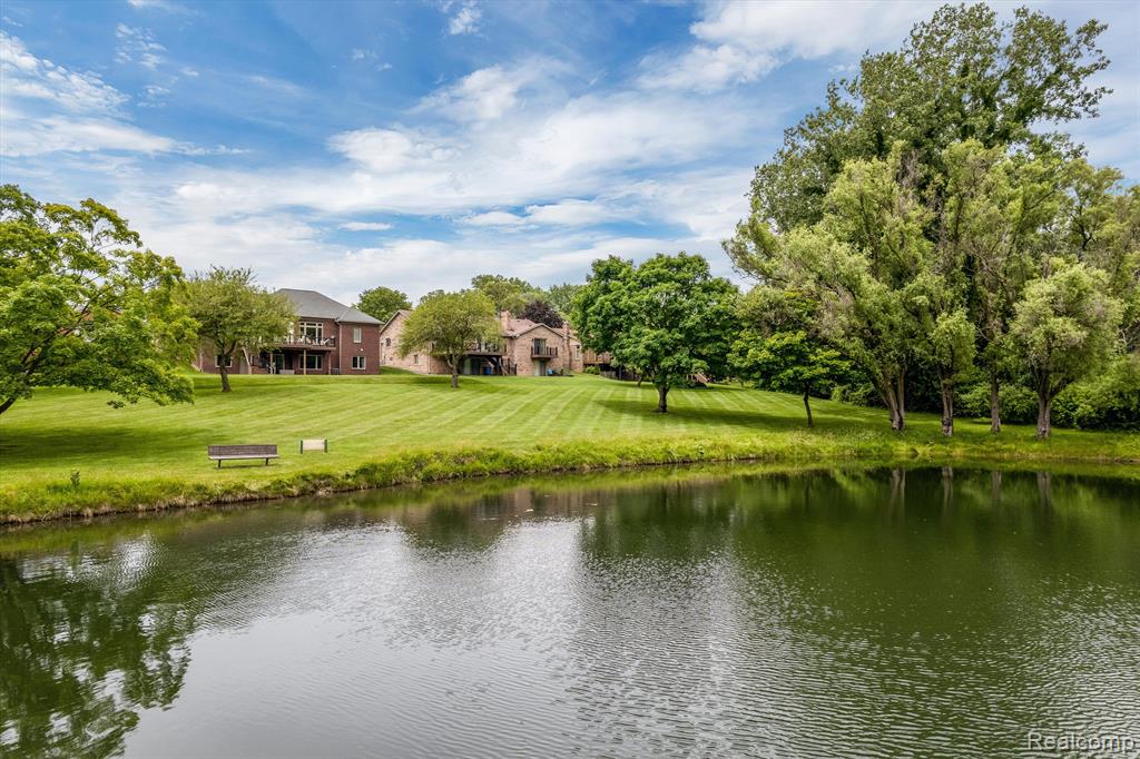719 TEN POINT Drive, Rochester Hills, MI 48309 — Photo 38