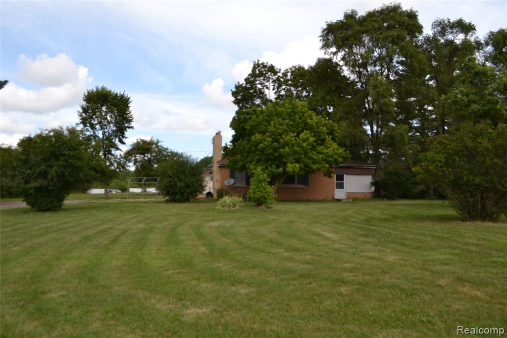 5084 Lennon Road, Flint, MI 48507 — front exterior