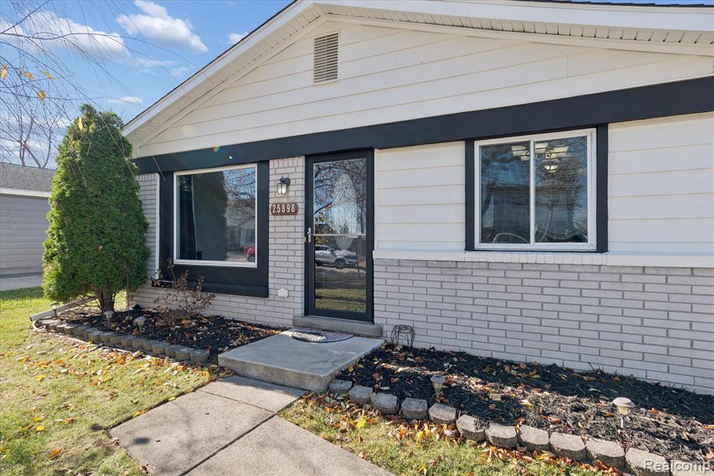 25898 Fairgrove Street, Woodhaven, MI 48183 — Photo 5