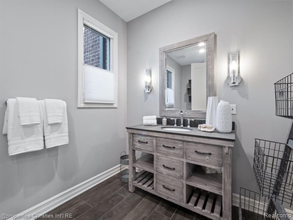 920 SOUTHDOWN Road, Bloomfield Hills, MI 48304 — Photo 34