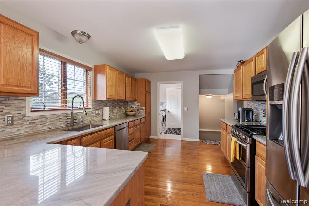 6197 MOUNTAIN LAUREL Drive, Brighton, MI 48116 — Photo 10