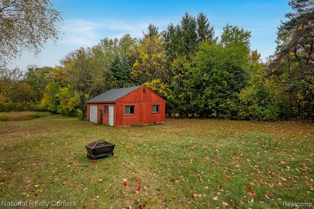 837 Dakota, Rochester Hills, MI 48307 — Photo 33