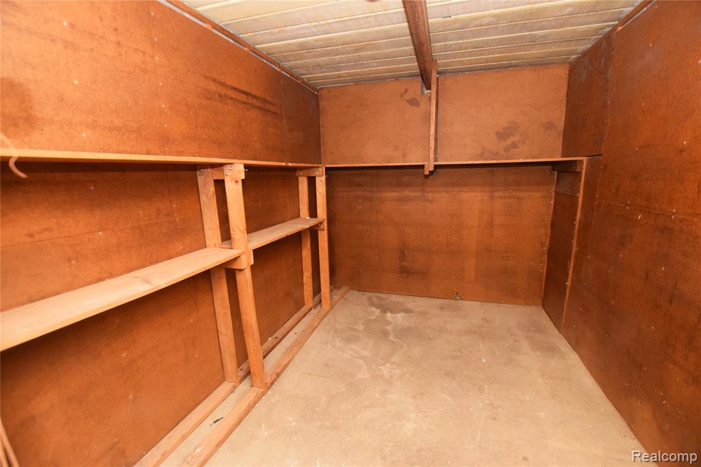 713 FENTON Road, Flint, MI 48503 — Photo 12
