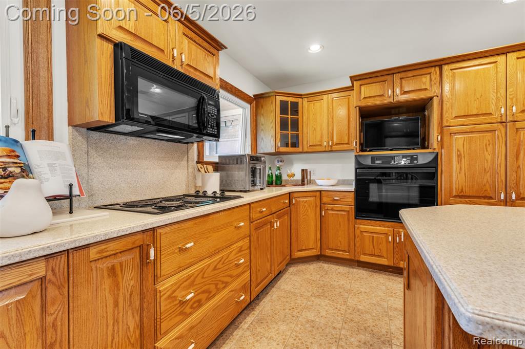 47435 N Shore Drive, Belleville, MI 48111 — Photo 18